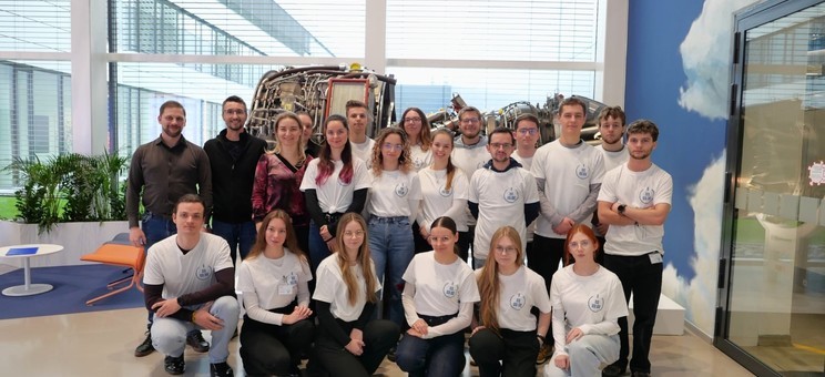 Wizyta studyjna SKNL „LogON” w przedsiębiorstwie MTU Aero Engines Polska fot. SKNL "LogON"